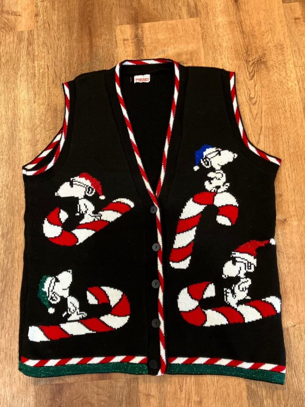Snoopy Christmas Knit Sweater Vest Vintage 1980's-1990's 46"B x 28"L Made in USA